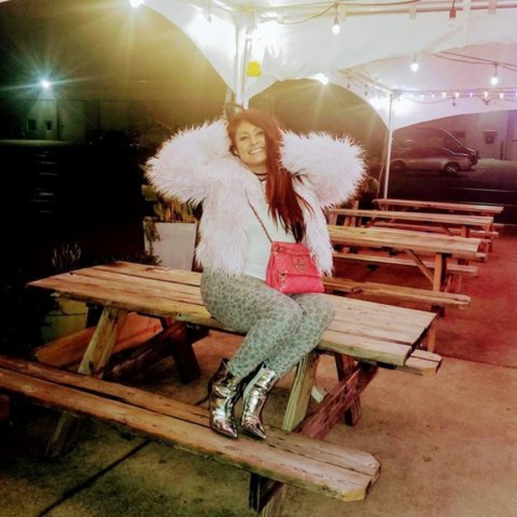 Meet your Posher, Sara - Picture 1 of 1